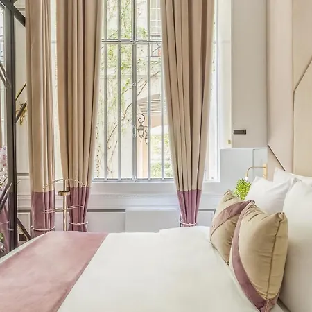 Merveil - Luxury - Marais - Archives I Paris