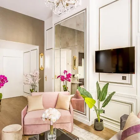 Merveil - Luxury - Marais - Archives I Apartment Paris